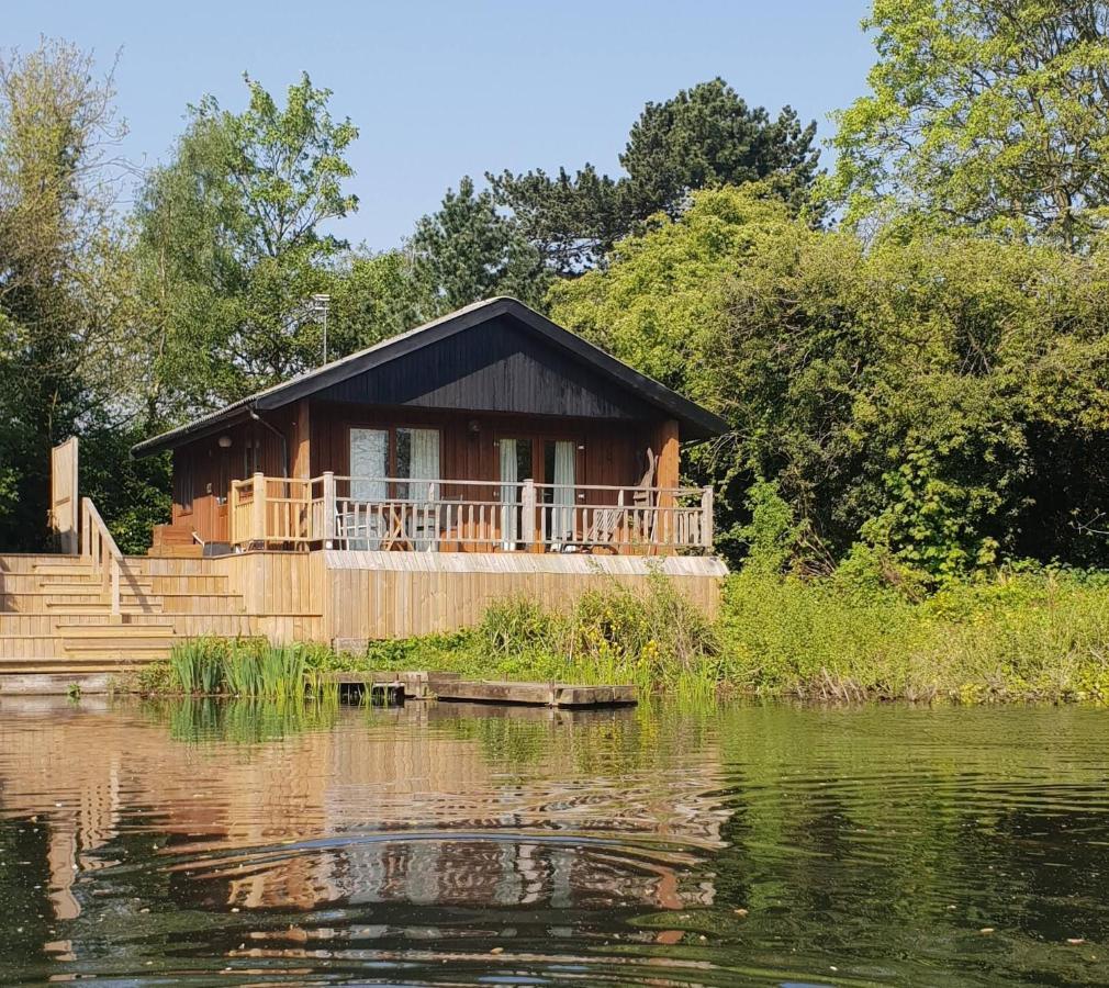 Holly Lodge 14 Hot Tub York Exterior photo