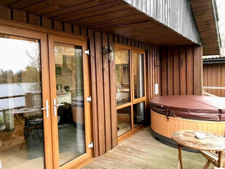 Holly Lodge 14 Hot Tub York Exterior photo